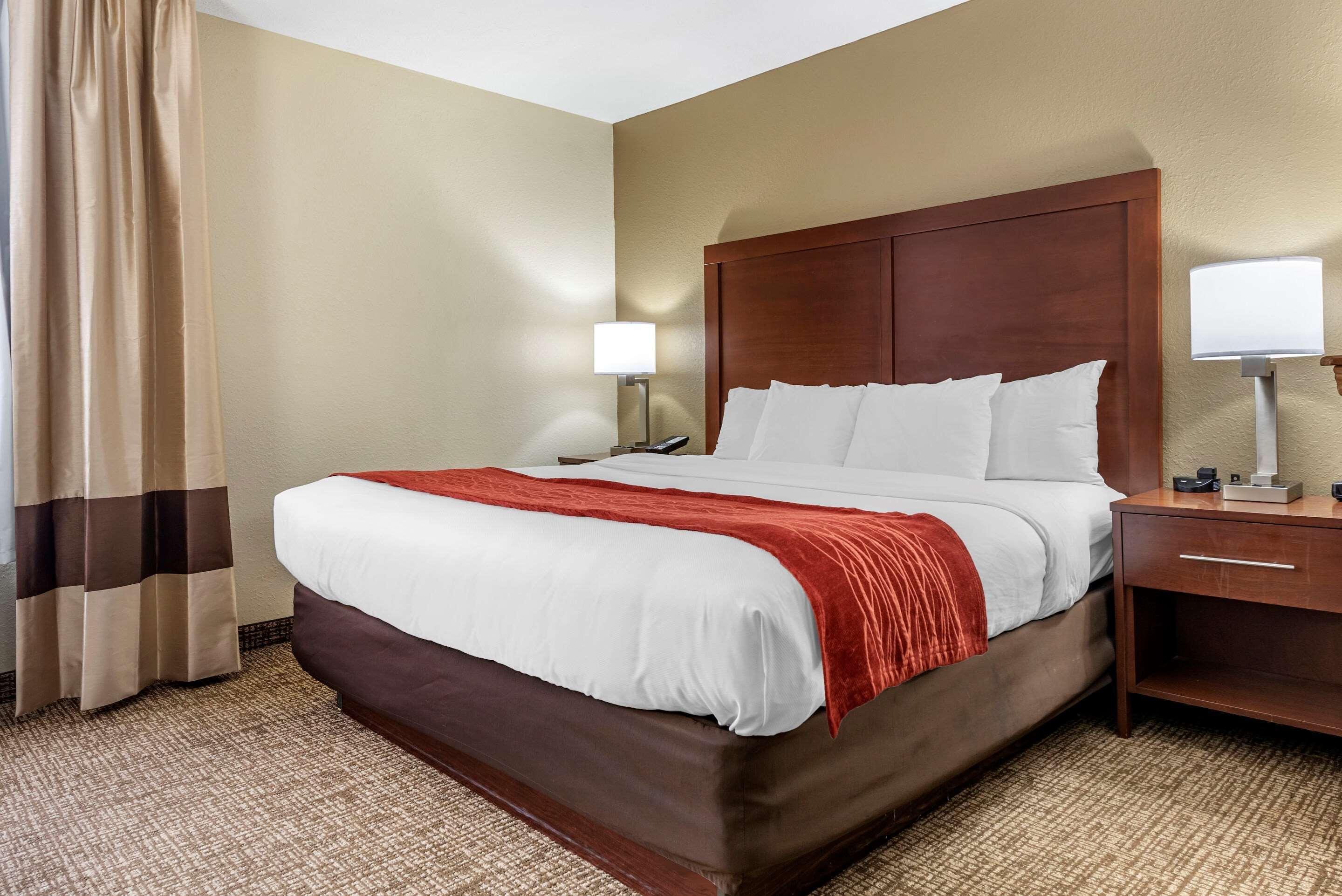 Comfort Inn & Suites Cincinnati Eastgate Exterior photo