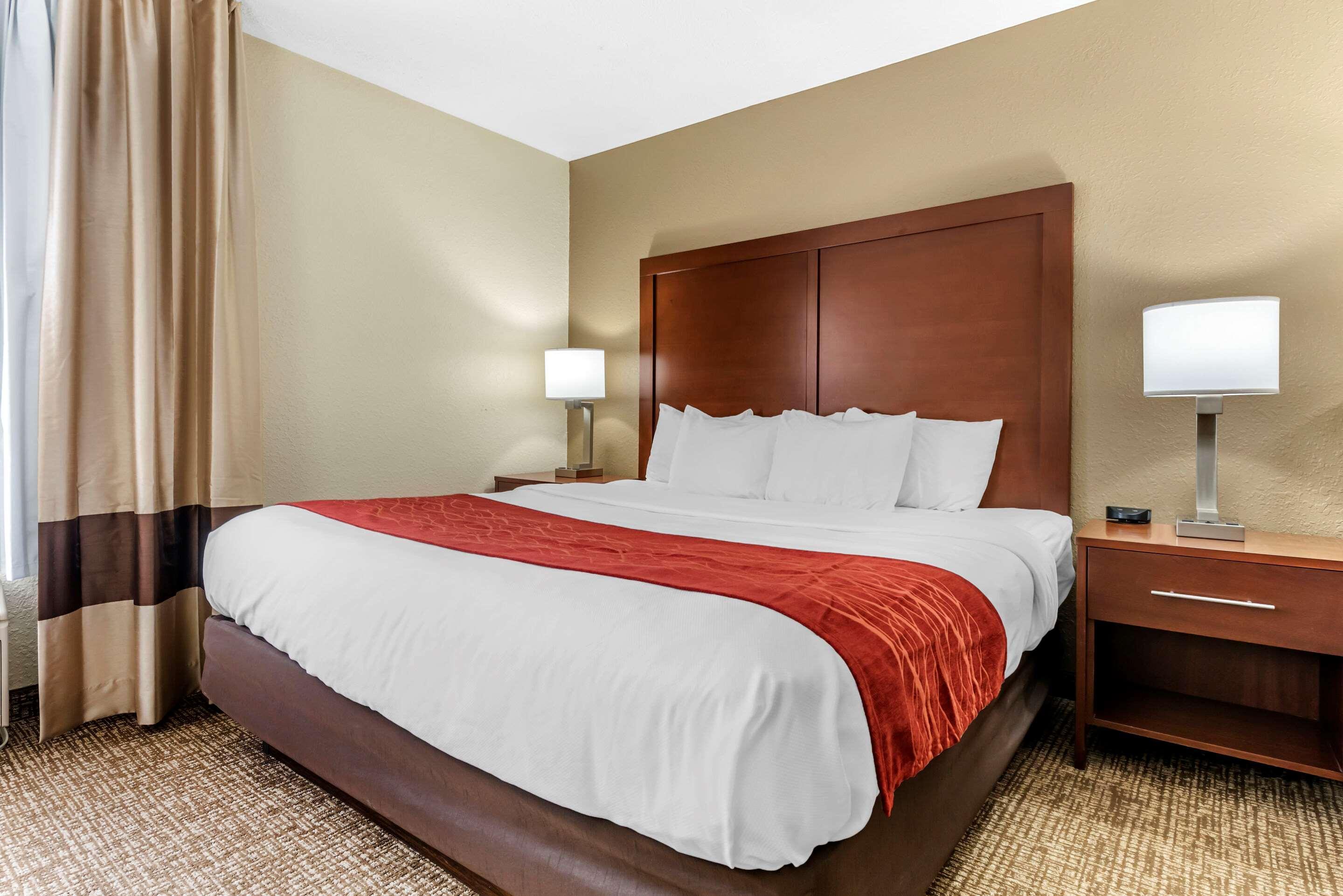 Comfort Inn & Suites Cincinnati Eastgate Exterior photo