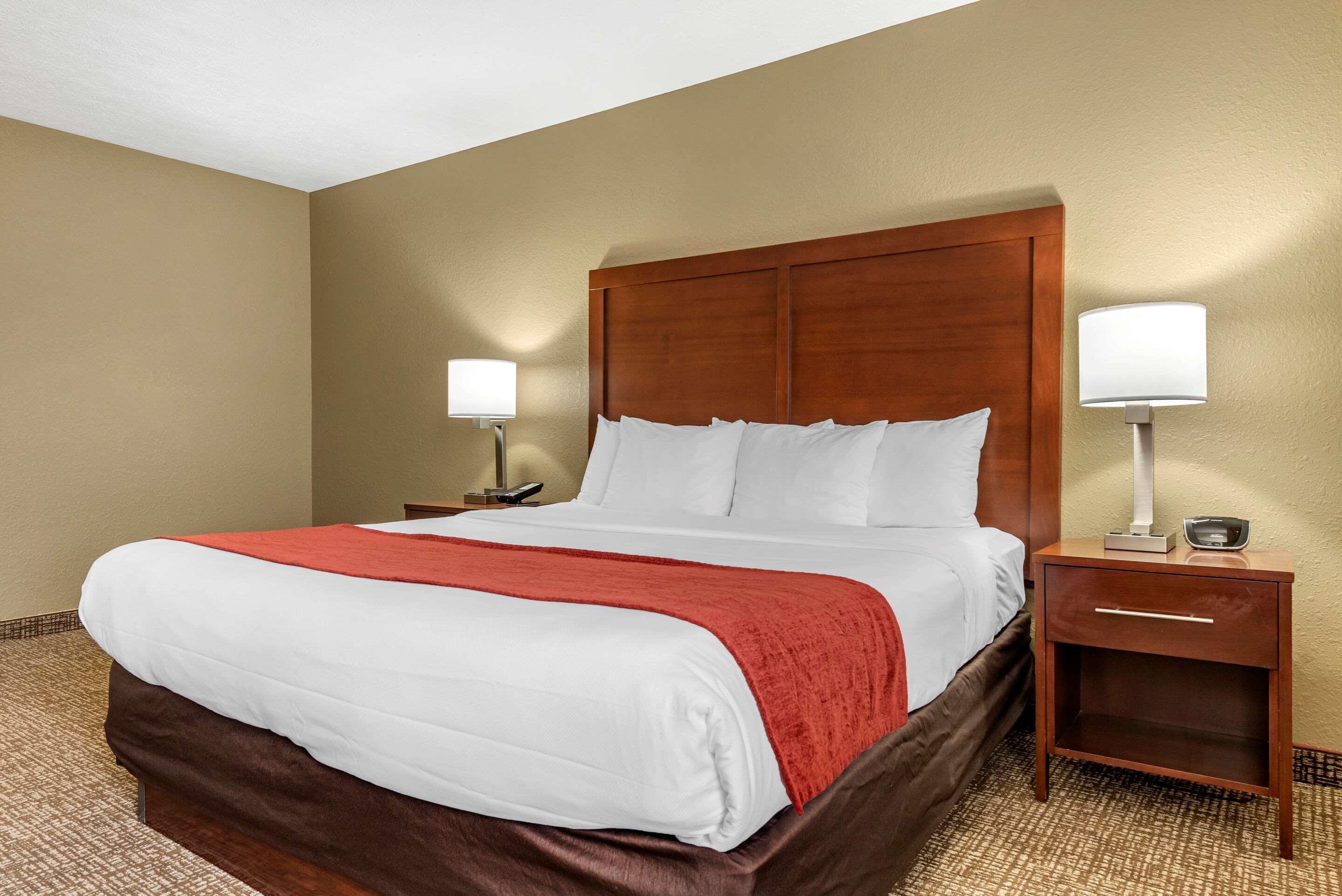 Comfort Inn & Suites Cincinnati Eastgate Exterior photo