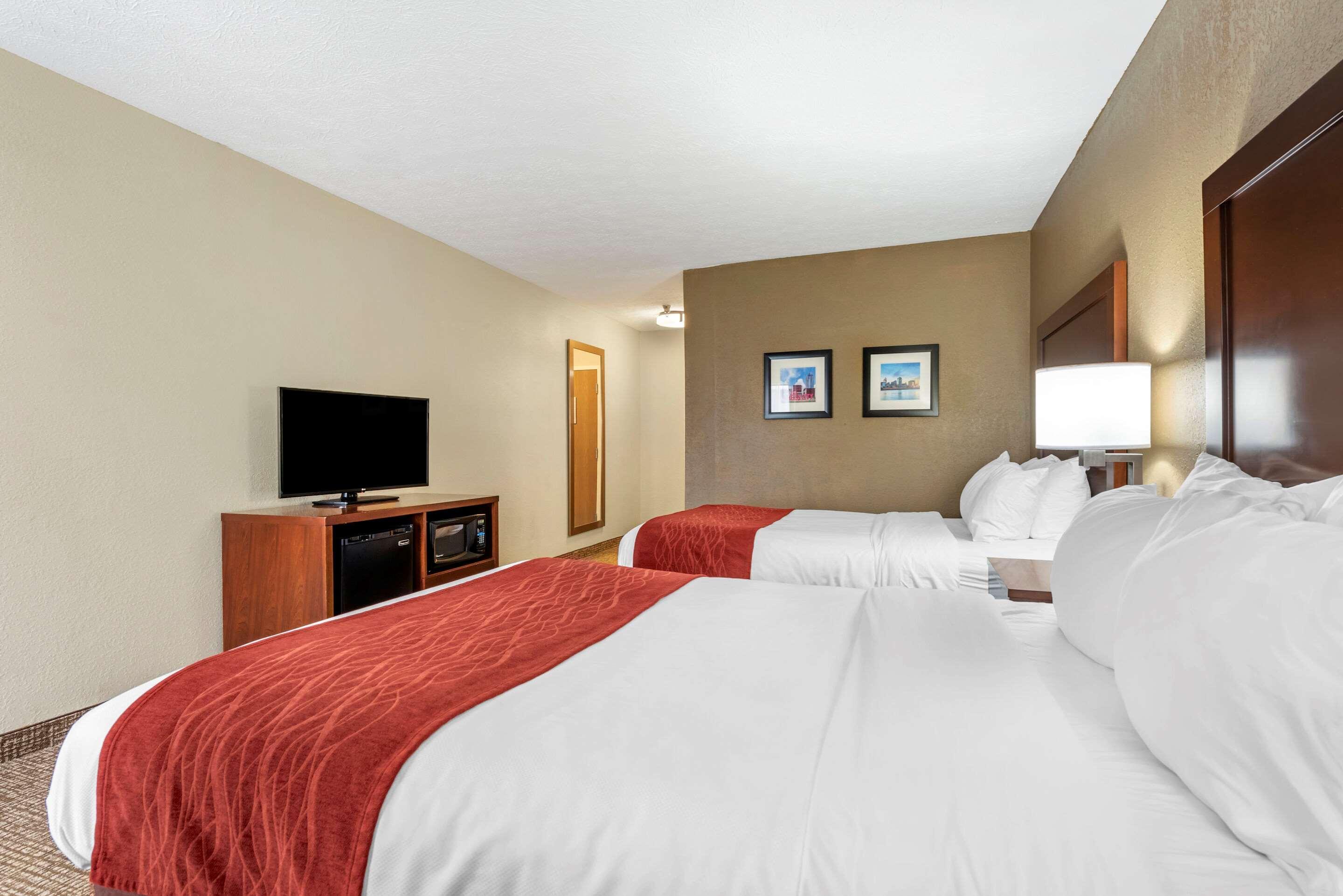 Comfort Inn & Suites Cincinnati Eastgate Exterior photo