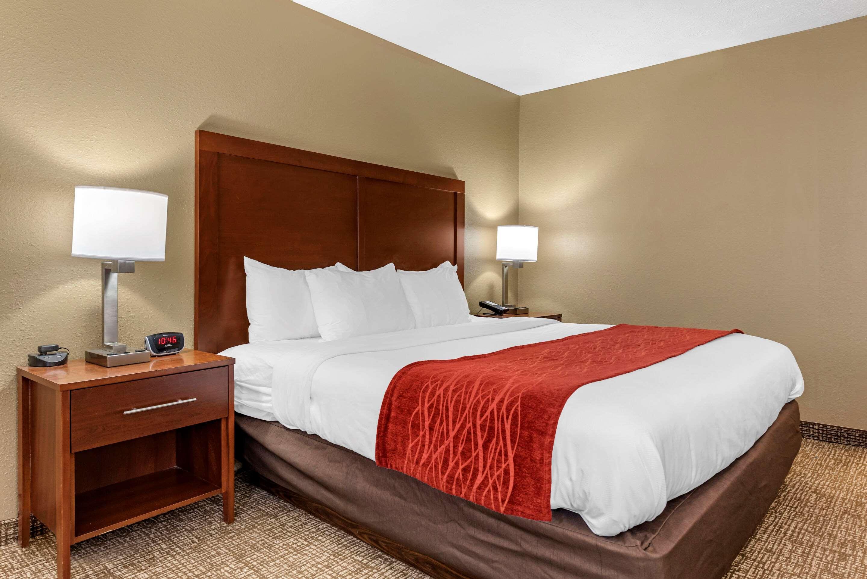 Comfort Inn & Suites Cincinnati Eastgate Exterior photo