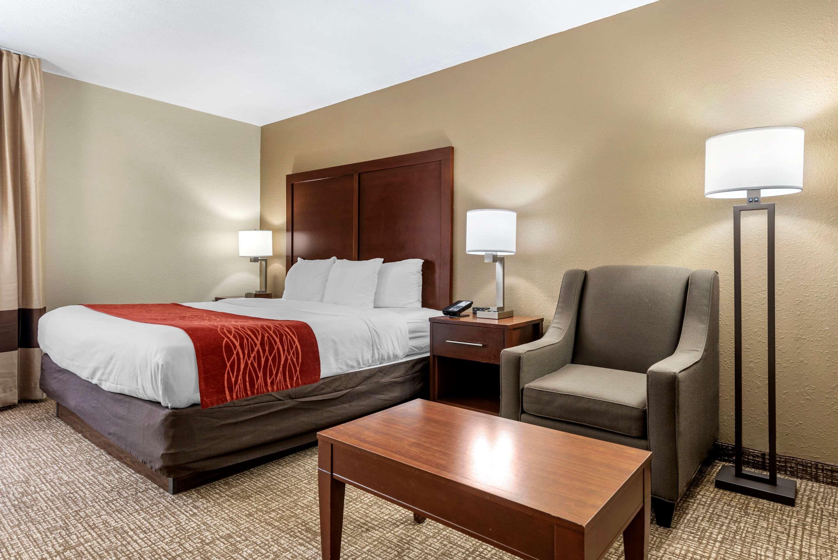 Comfort Inn & Suites Cincinnati Eastgate Exterior photo